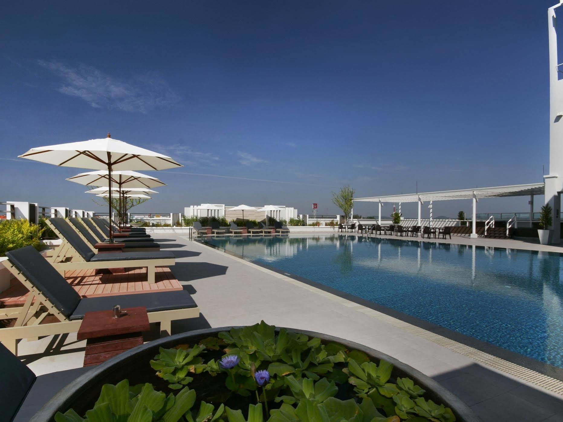 Kameo Grand Hotel & Serviced Apartment, Rayong Exterior foto