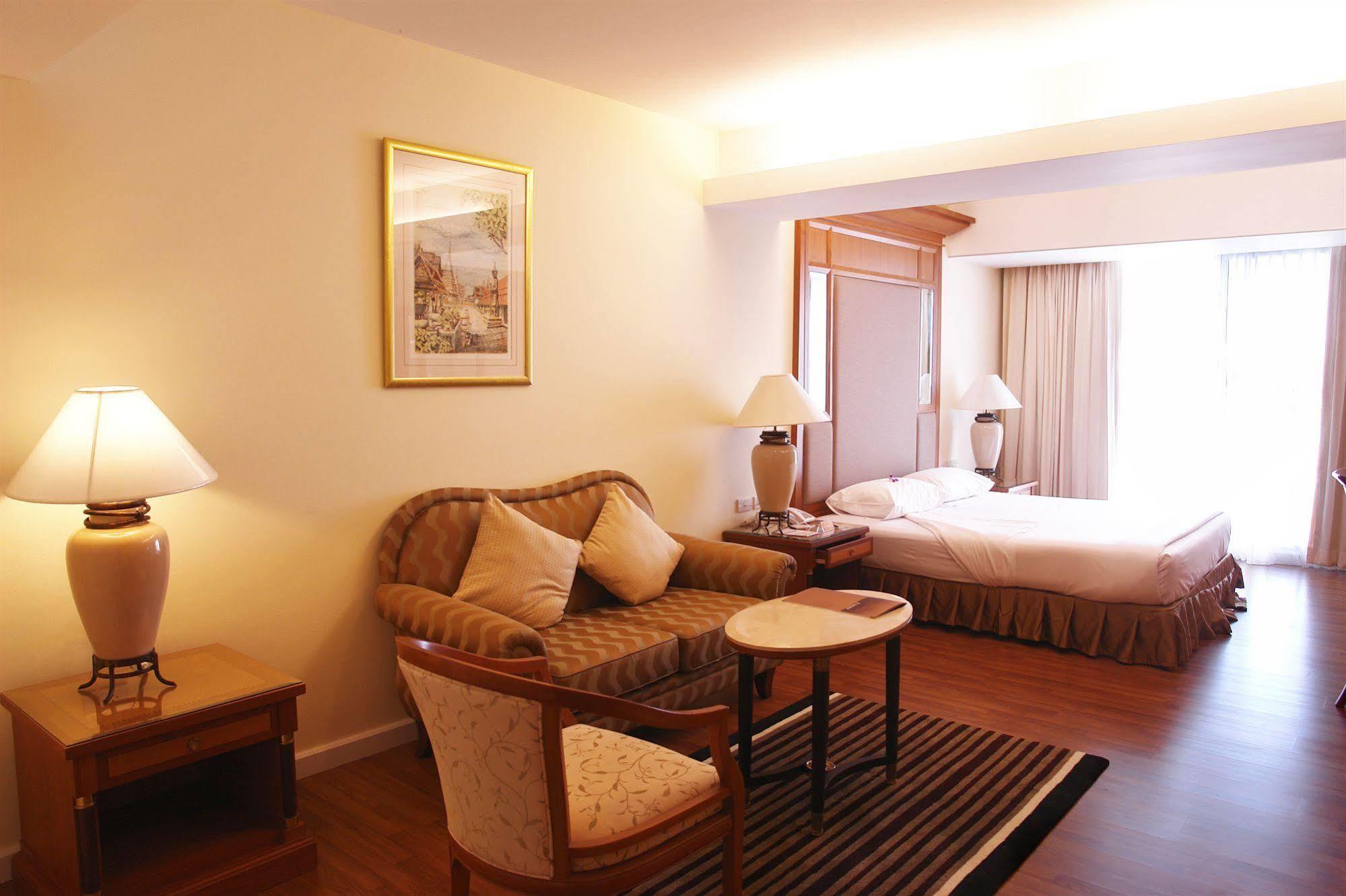 Kameo Grand Hotel & Serviced Apartment, Rayong Exterior foto