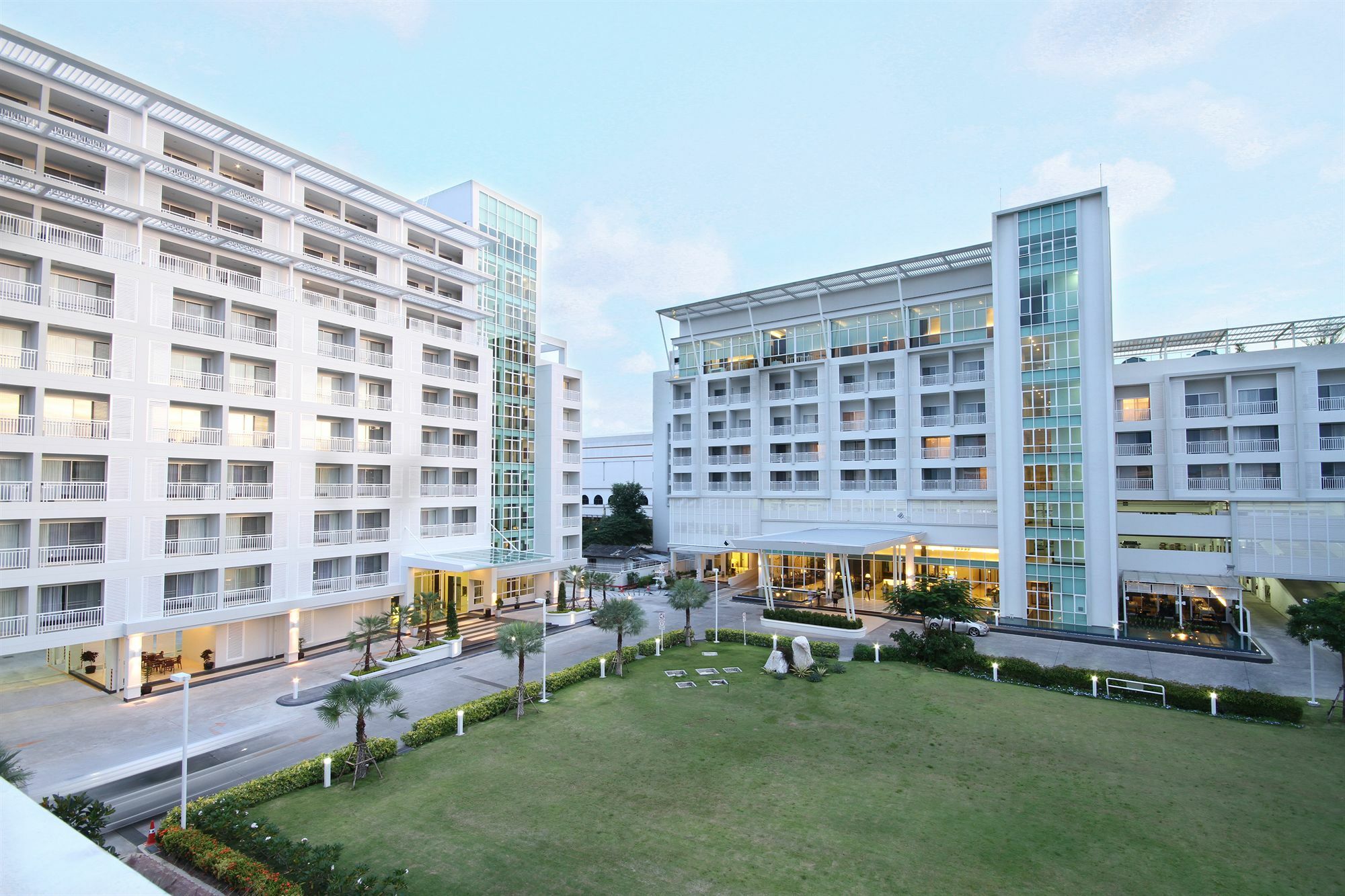 Kameo Grand Hotel & Serviced Apartment, Rayong Exterior foto